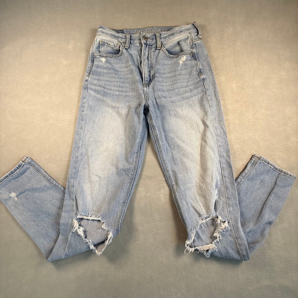 American Eagle Outfitters Mom Jeans Light Wash Distressed Size 2 X-Long